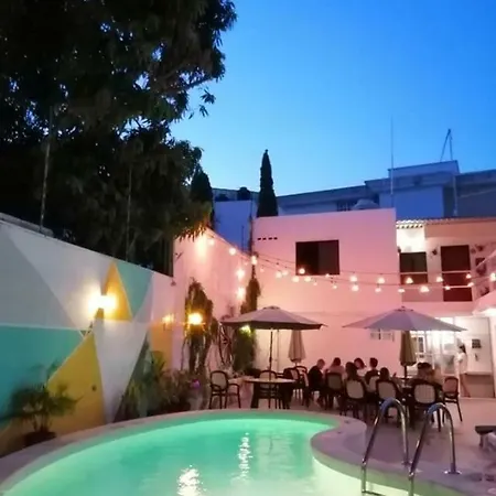 Moloch Hostel & Suites-2